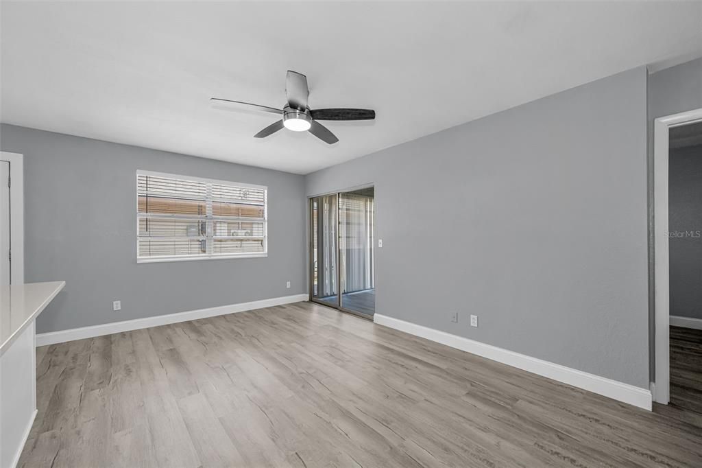 Active With Contract: $590,000 (6 beds, 0 baths, 1820 Square Feet)