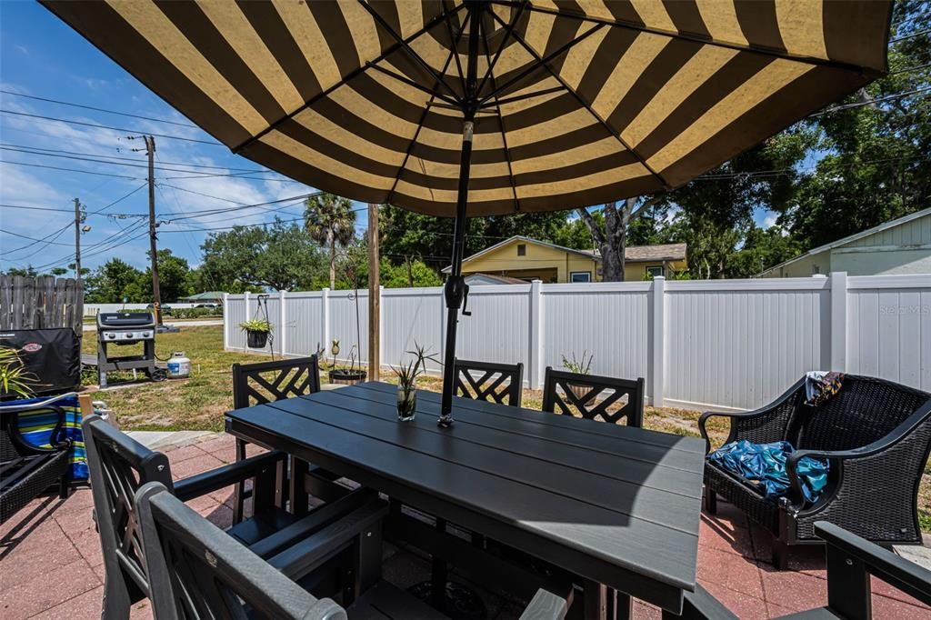 Active With Contract: $590,000 (6 beds, 0 baths, 1820 Square Feet)
