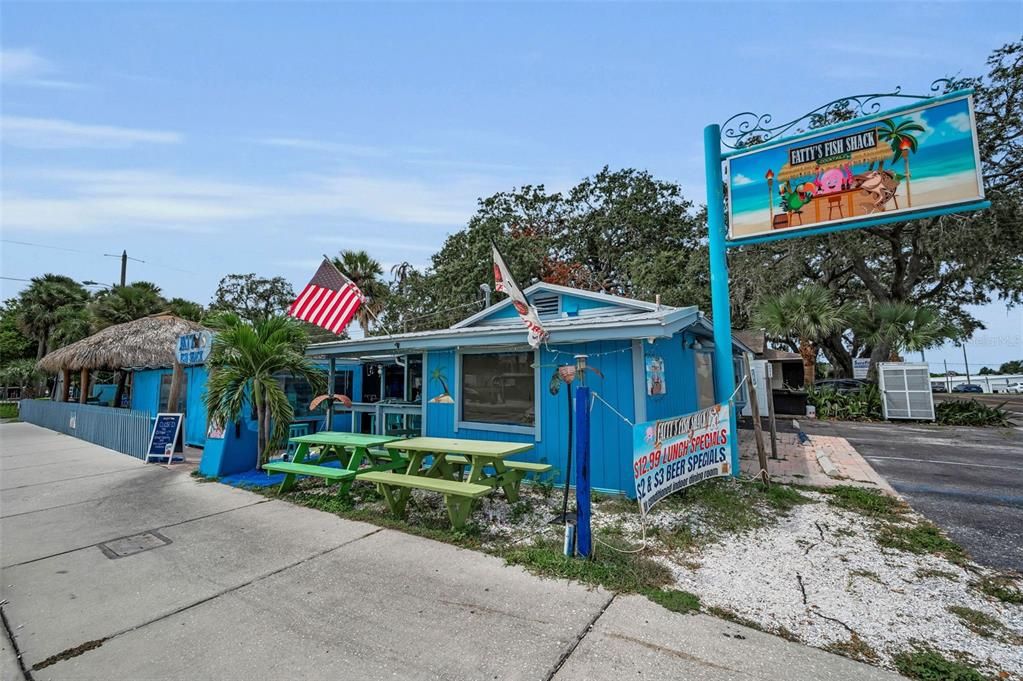 Active With Contract: $590,000 (6 beds, 0 baths, 1820 Square Feet)