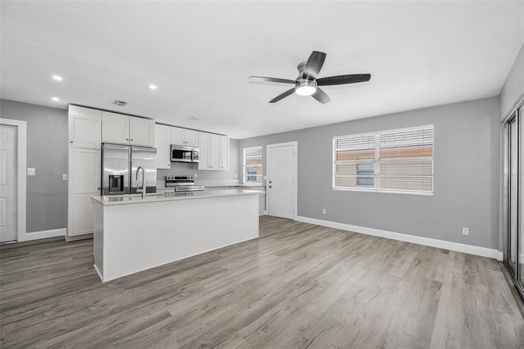 Active With Contract: $590,000 (6 beds, 0 baths, 1820 Square Feet)
