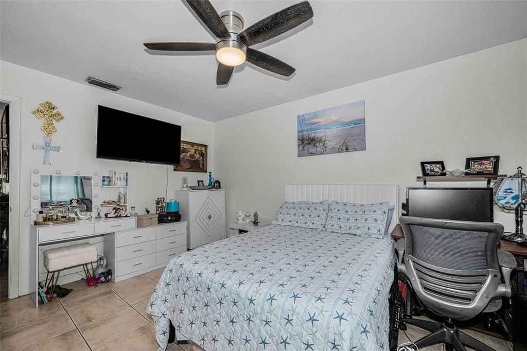Active With Contract: $590,000 (6 beds, 0 baths, 1820 Square Feet)