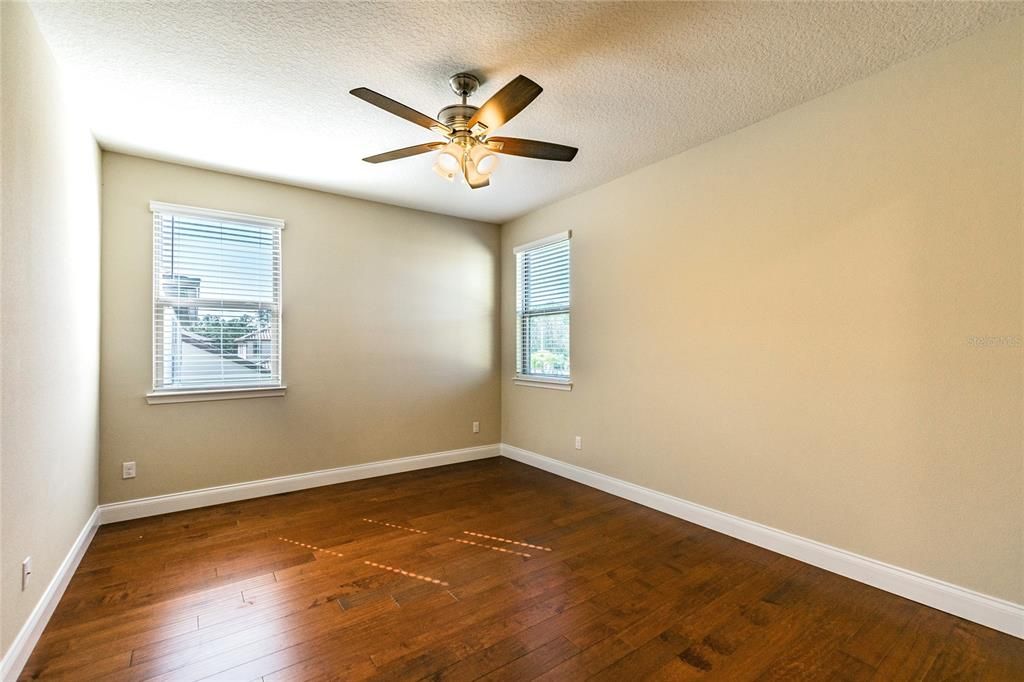 For Rent: $5,500 (6 beds, 4 baths, 4176 Square Feet)