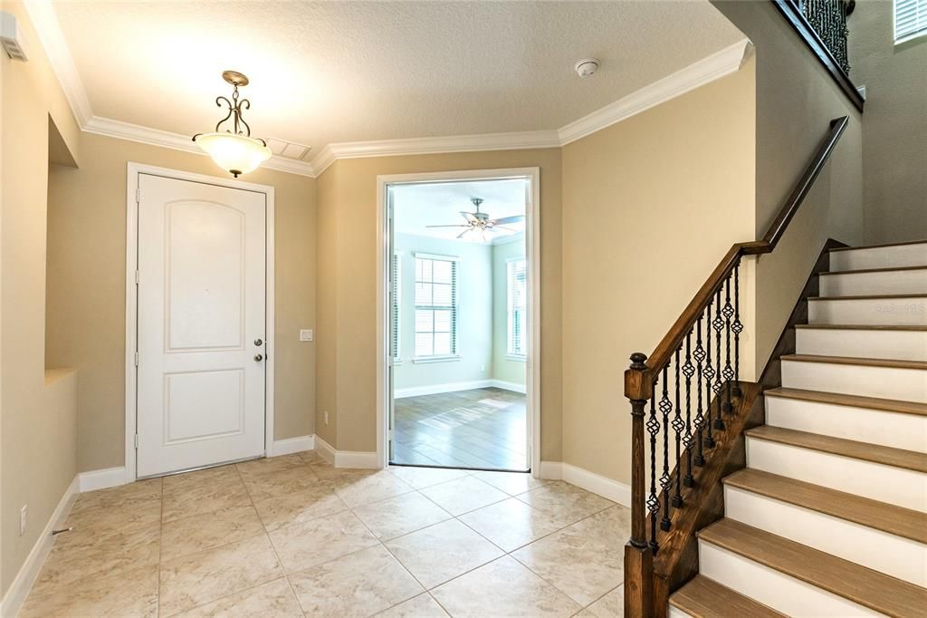 For Rent: $5,500 (6 beds, 4 baths, 4176 Square Feet)