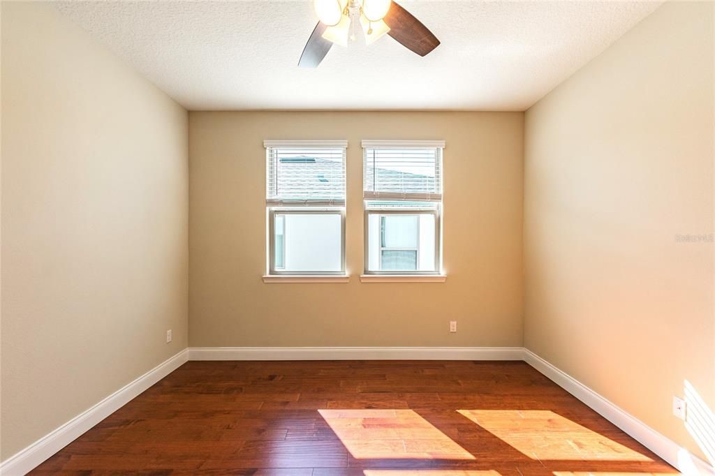 For Rent: $5,500 (6 beds, 4 baths, 4176 Square Feet)
