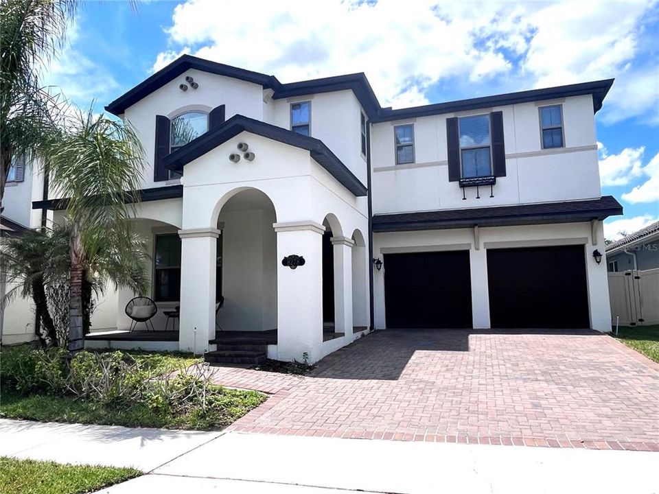 For Rent: $5,500 (6 beds, 4 baths, 4176 Square Feet)