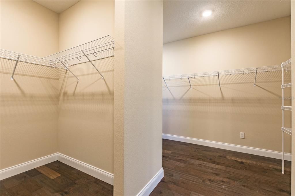 For Rent: $5,500 (6 beds, 4 baths, 4176 Square Feet)
