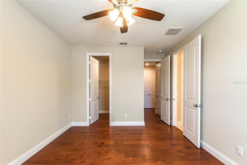 For Rent: $5,500 (6 beds, 4 baths, 4176 Square Feet)