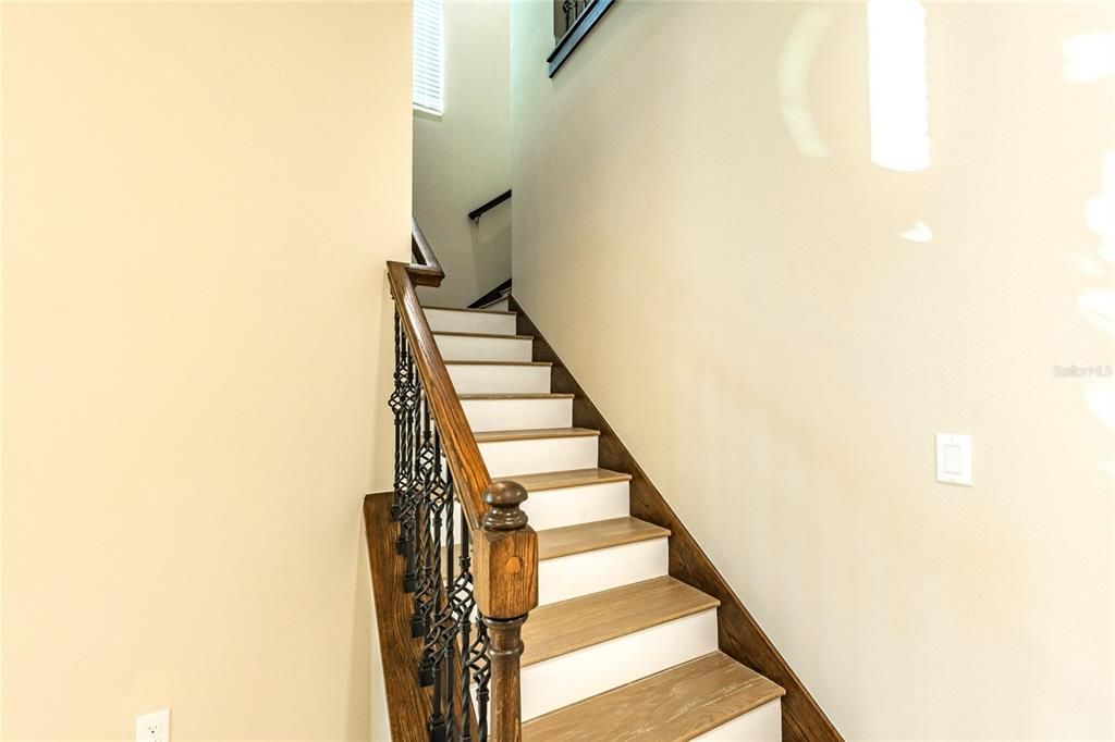 For Rent: $5,500 (6 beds, 4 baths, 4176 Square Feet)