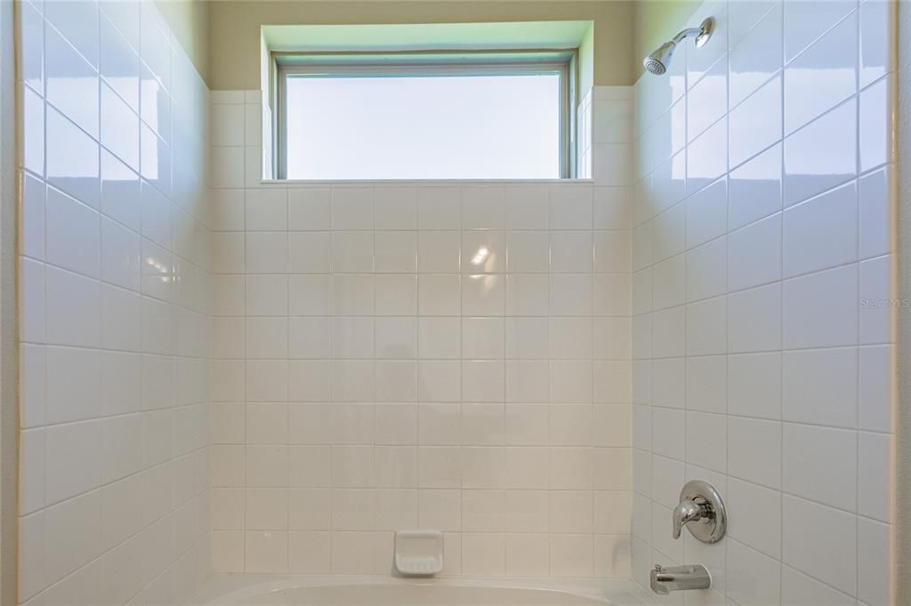 For Rent: $5,500 (6 beds, 4 baths, 4176 Square Feet)