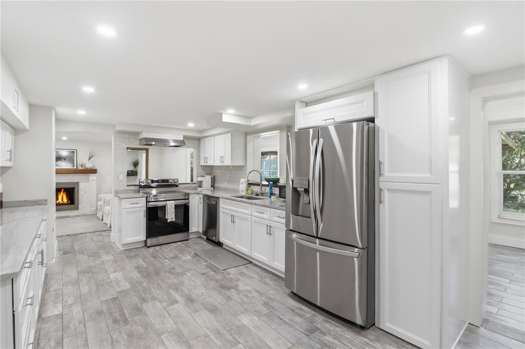 En Venta: $795,000 (3 camas, 2 baños, 2287 Pies cuadrados)