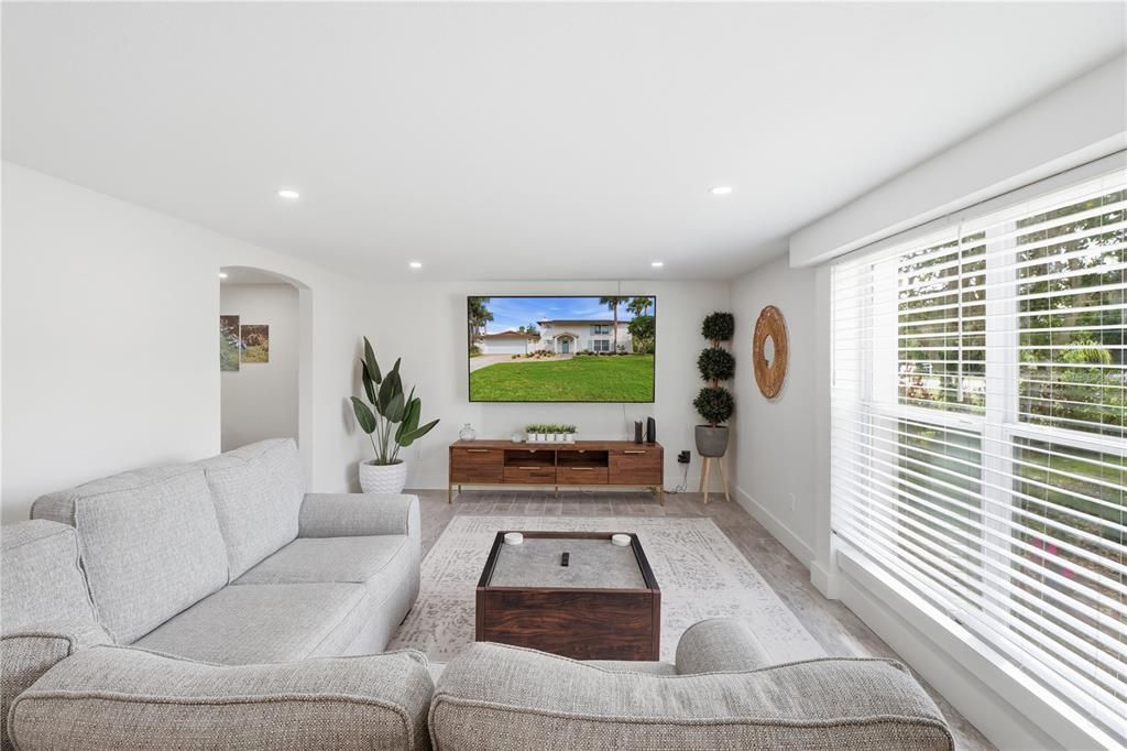 En Venta: $795,000 (3 camas, 2 baños, 2287 Pies cuadrados)