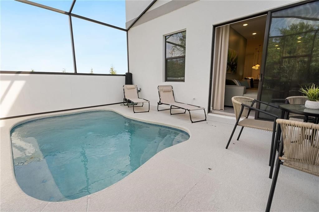 For Sale: $1,099,000 (5 beds, 5 baths, 1918 Square Feet)
