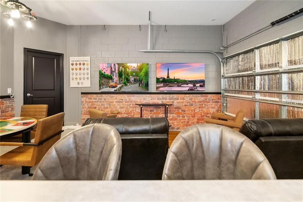 For Sale: $1,099,000 (5 beds, 5 baths, 1918 Square Feet)