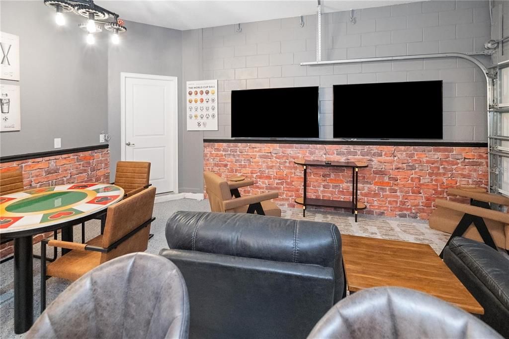 For Sale: $1,099,000 (5 beds, 5 baths, 1918 Square Feet)