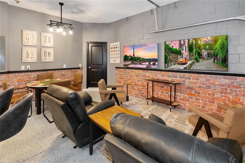 For Sale: $1,099,000 (5 beds, 5 baths, 1918 Square Feet)