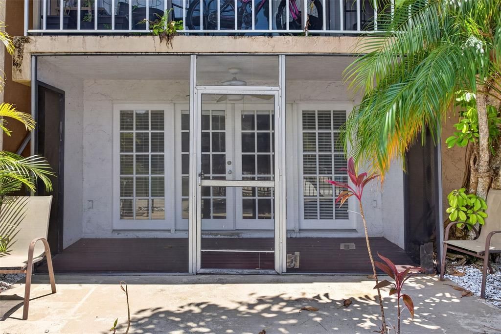 For Sale: $155,000 (2 beds, 2 baths, 888 Square Feet)