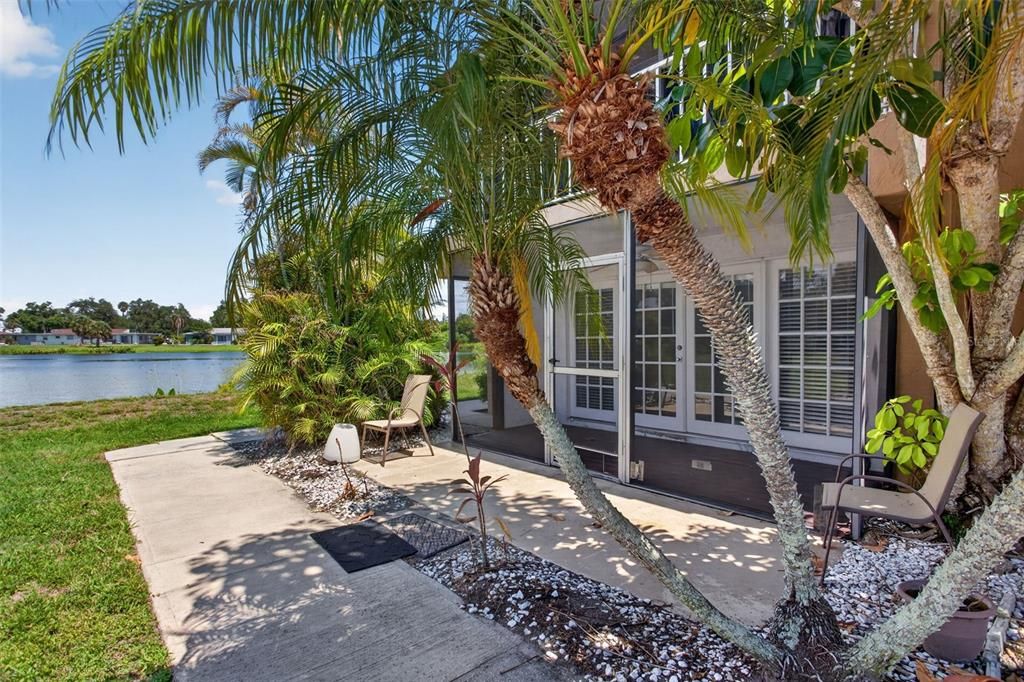 For Sale: $155,000 (2 beds, 2 baths, 888 Square Feet)