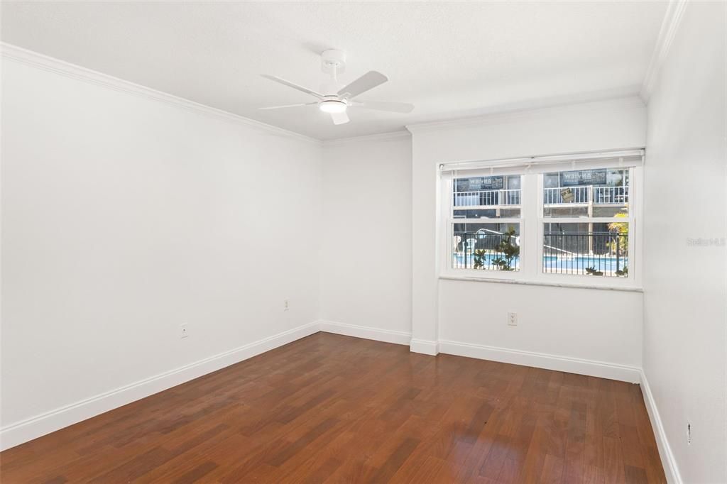 For Sale: $155,000 (2 beds, 2 baths, 888 Square Feet)