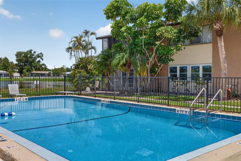 For Sale: $155,000 (2 beds, 2 baths, 888 Square Feet)