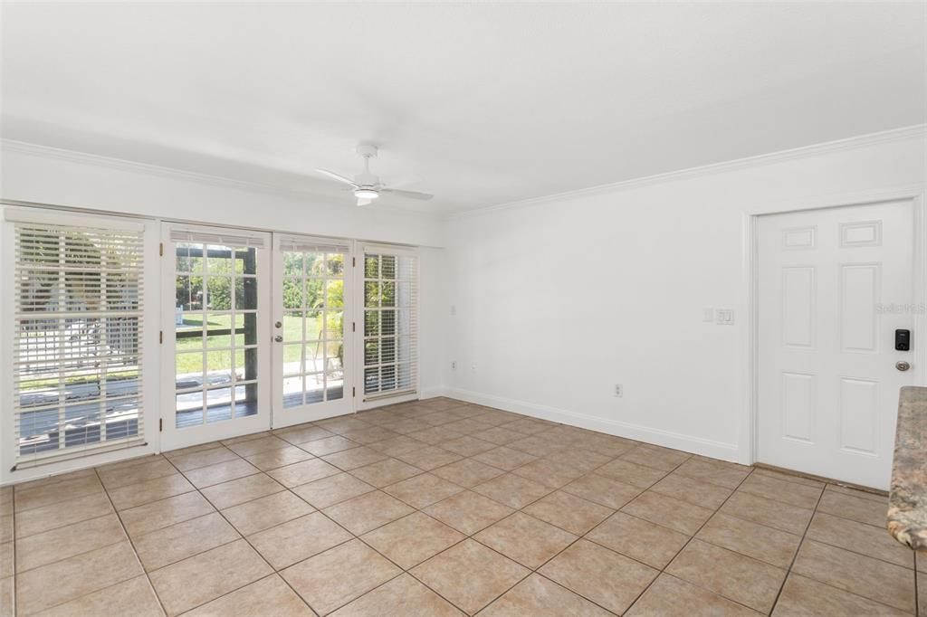 For Sale: $155,000 (2 beds, 2 baths, 888 Square Feet)