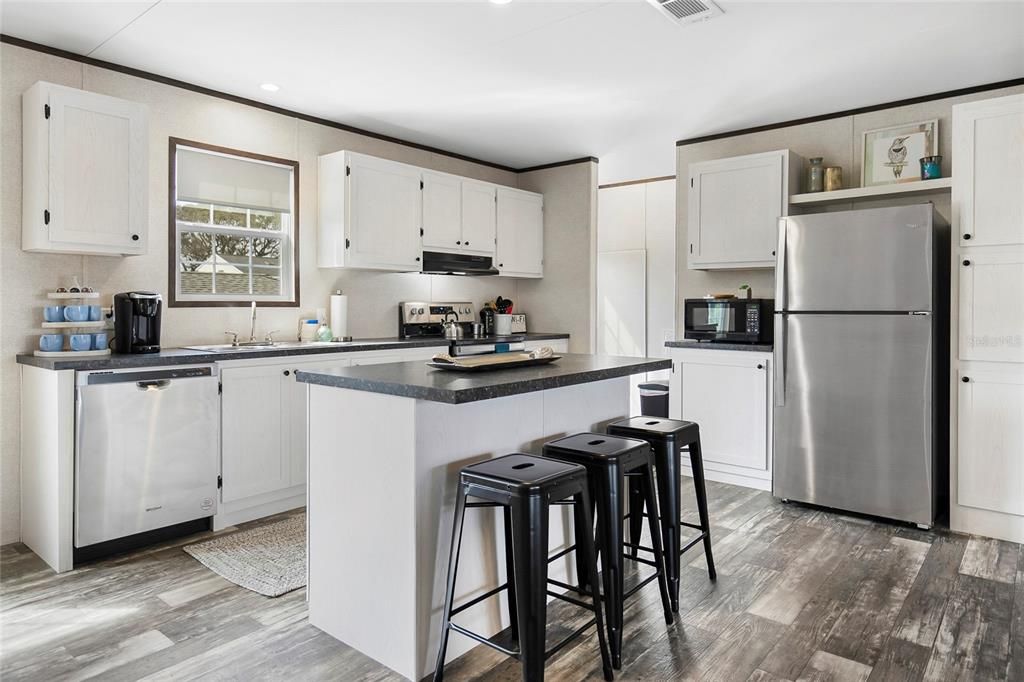 For Sale: $529,000 (3 beds, 2 baths, 1344 Square Feet)