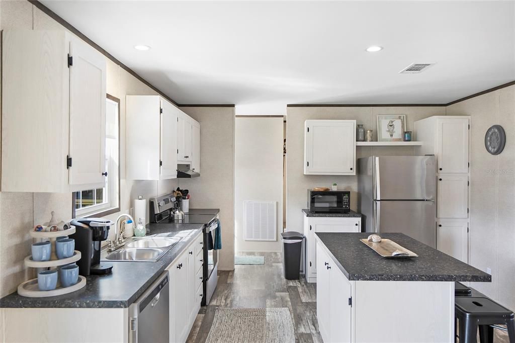 For Sale: $529,000 (3 beds, 2 baths, 1344 Square Feet)