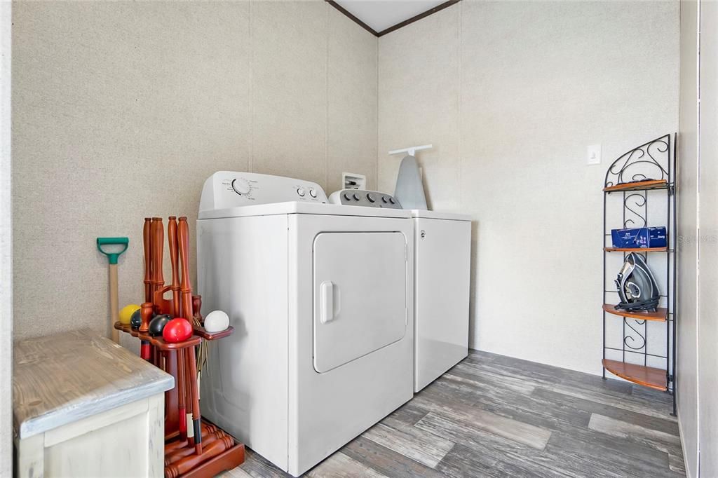 For Sale: $529,000 (3 beds, 2 baths, 1344 Square Feet)