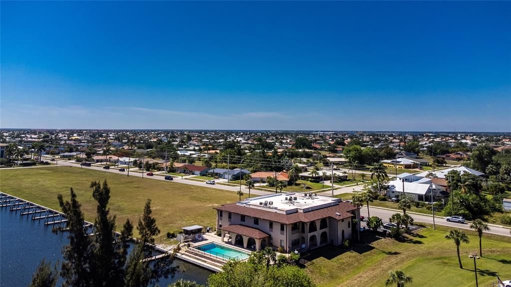 На продажу: $169,900 (2 спален, 2 ванн, 1120 Квадратных фут)