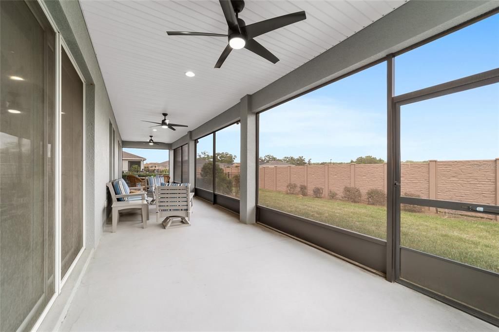 For Sale: $549,900 (3 beds, 3 baths, 2362 Square Feet)