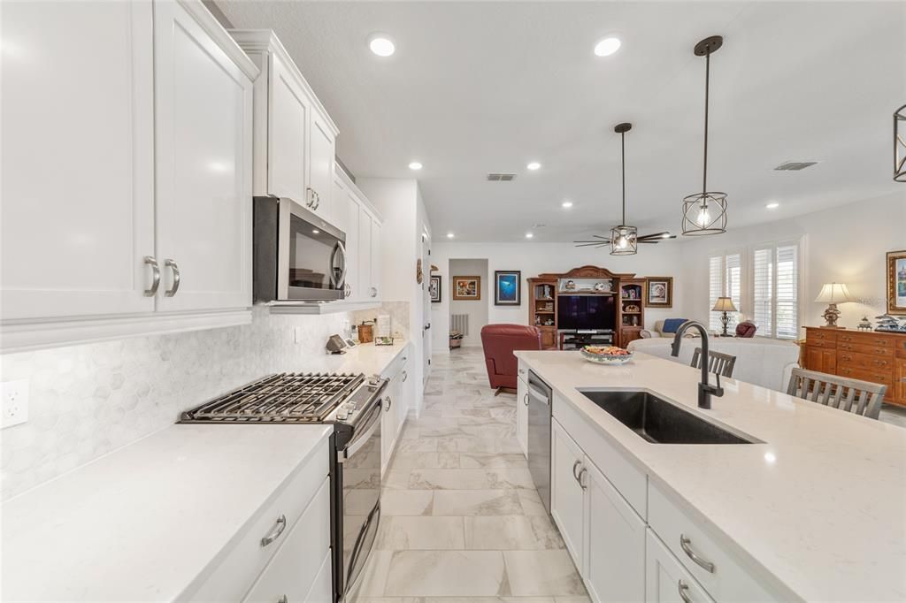 For Sale: $549,900 (3 beds, 3 baths, 2362 Square Feet)