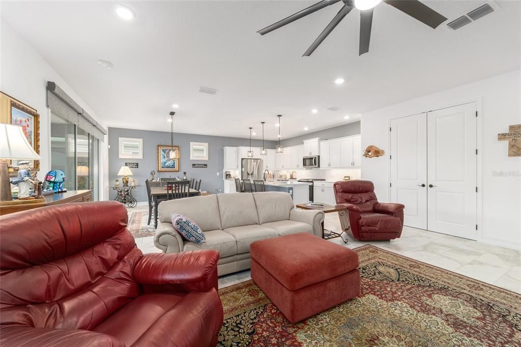 For Sale: $549,900 (3 beds, 3 baths, 2362 Square Feet)