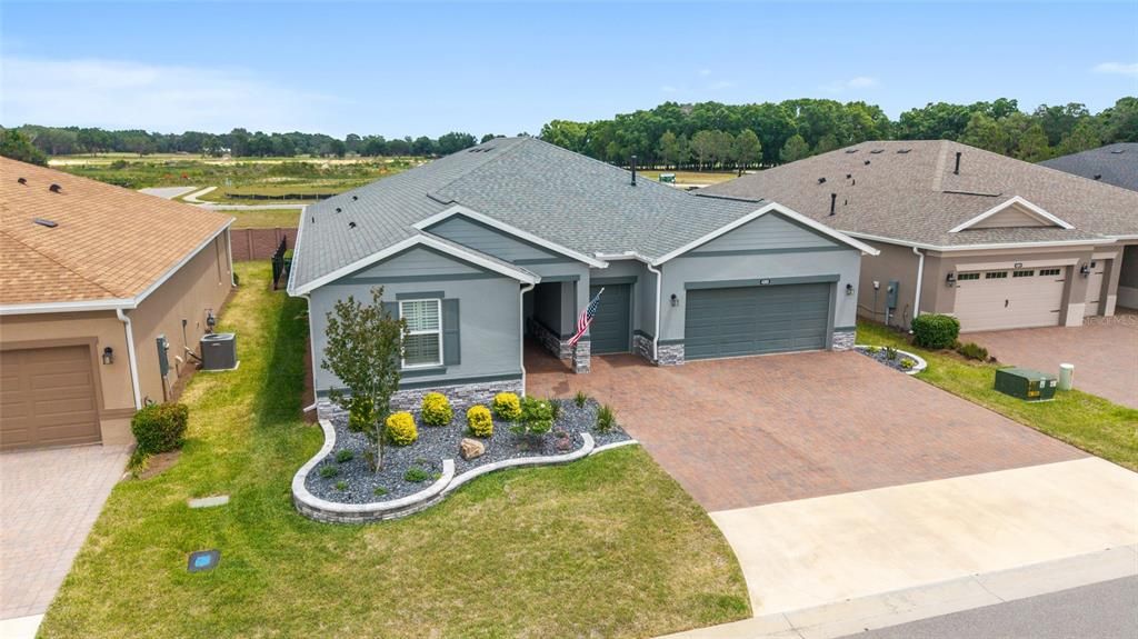 For Sale: $549,900 (3 beds, 3 baths, 2362 Square Feet)