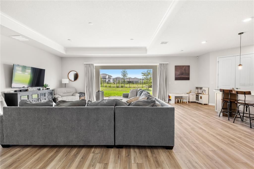 En Venta: $699,000 (4 camas, 3 baños, 2951 Pies cuadrados)