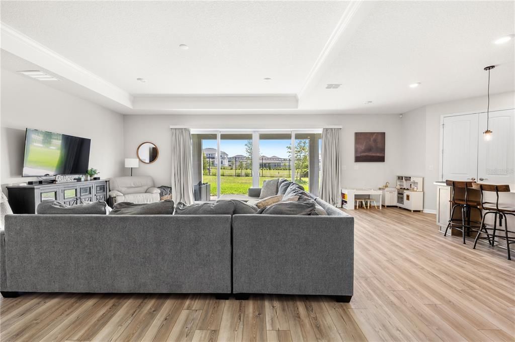 En Venta: $699,000 (4 camas, 3 baños, 2951 Pies cuadrados)