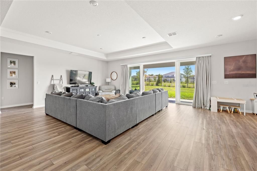 En Venta: $699,000 (4 camas, 3 baños, 2951 Pies cuadrados)