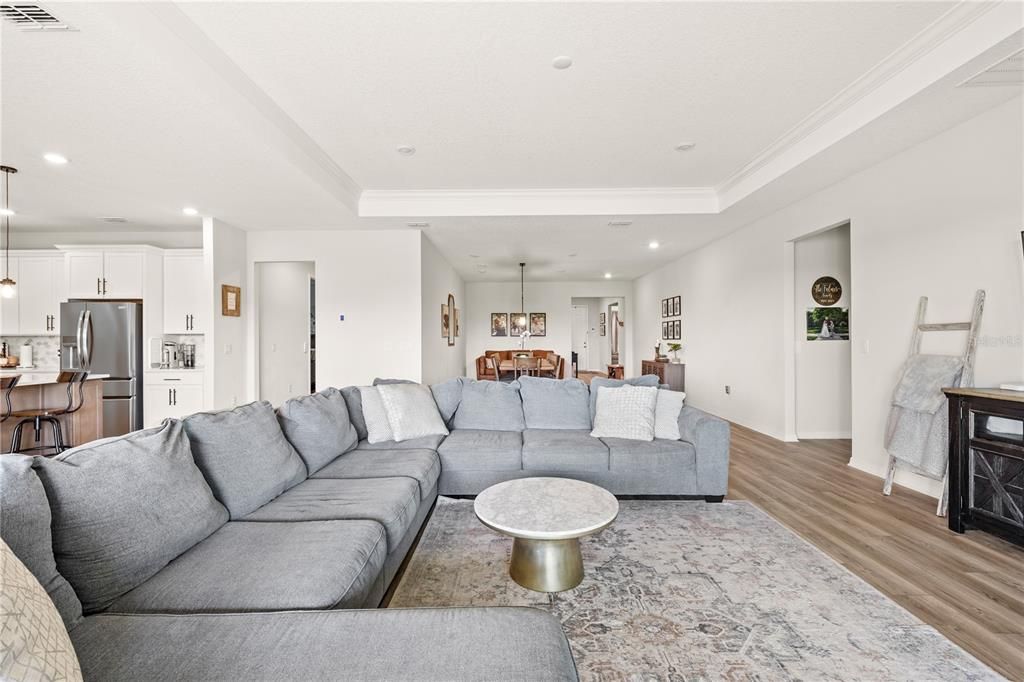 En Venta: $699,000 (4 camas, 3 baños, 2951 Pies cuadrados)