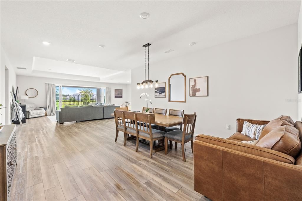 En Venta: $699,000 (4 camas, 3 baños, 2951 Pies cuadrados)