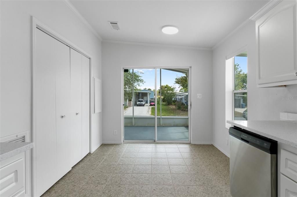 En Venta: $172,900 (2 camas, 2 baños, 1296 Pies cuadrados)