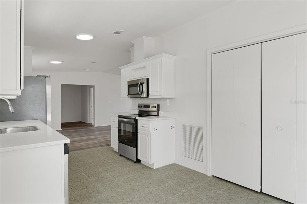 En Venta: $172,900 (2 camas, 2 baños, 1296 Pies cuadrados)