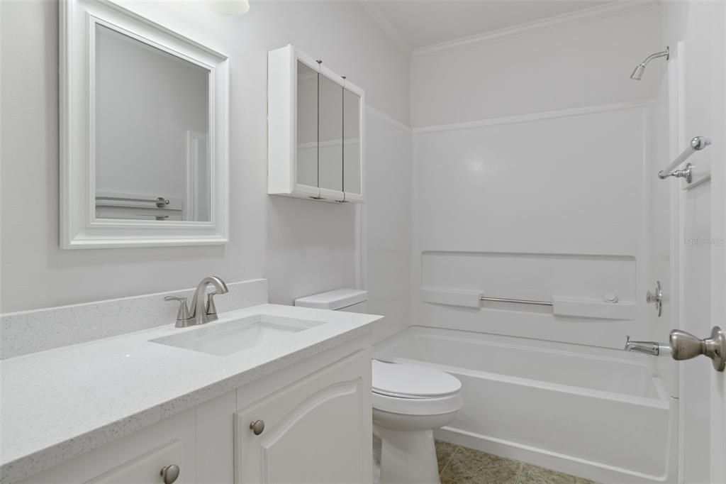En Venta: $172,900 (2 camas, 2 baños, 1296 Pies cuadrados)