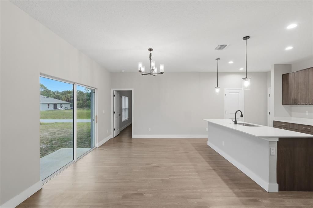 For Sale: $315,000 (4 beds, 2 baths, 1725 Square Feet)