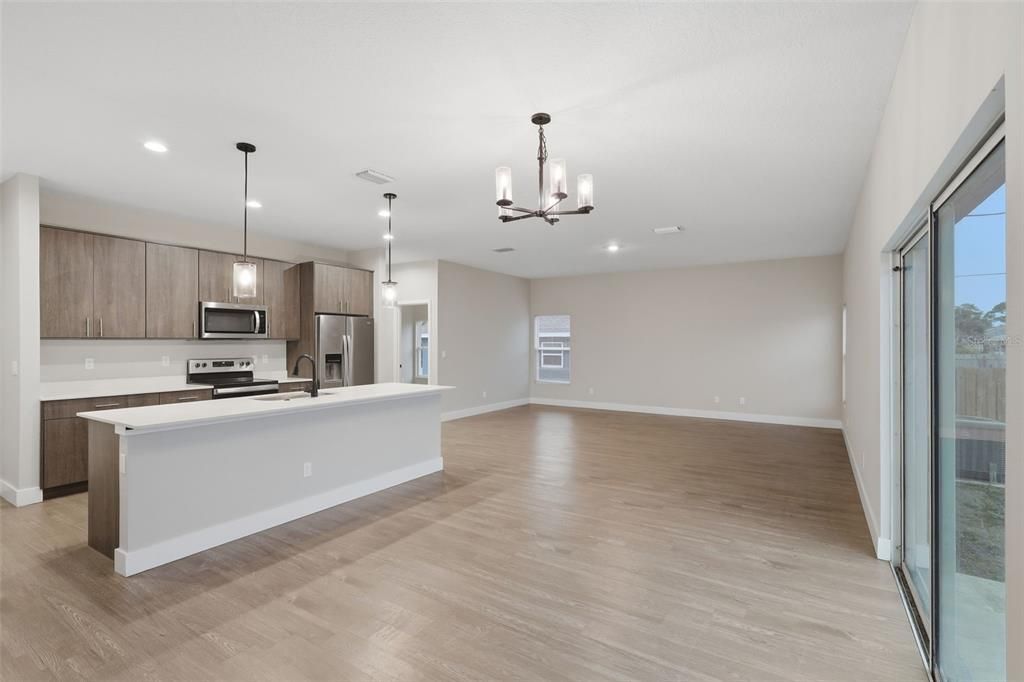 For Sale: $315,000 (4 beds, 2 baths, 1725 Square Feet)
