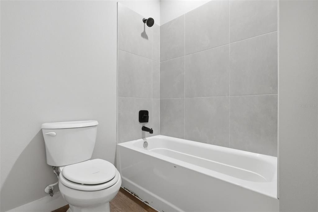 For Sale: $315,000 (4 beds, 2 baths, 1725 Square Feet)