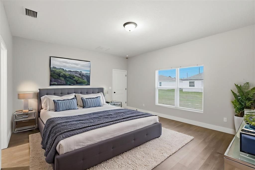 For Sale: $315,000 (4 beds, 2 baths, 1725 Square Feet)