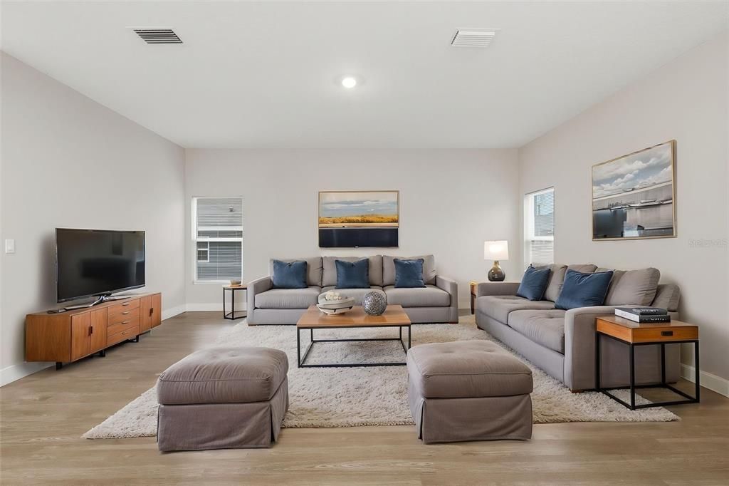 For Sale: $315,000 (4 beds, 2 baths, 1725 Square Feet)