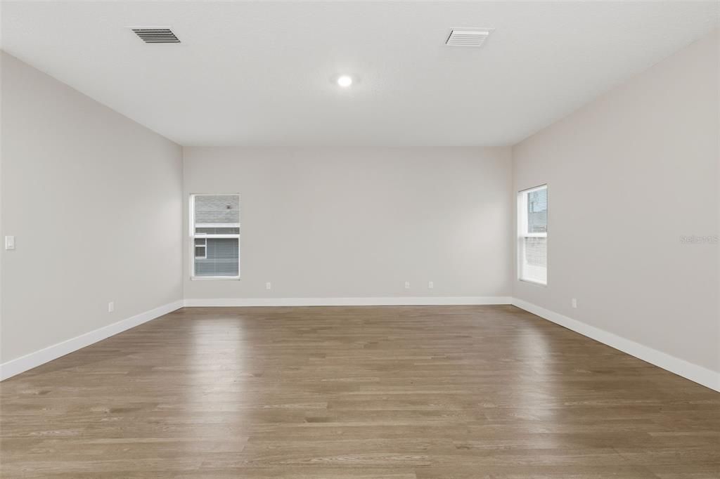 For Sale: $315,000 (4 beds, 2 baths, 1725 Square Feet)