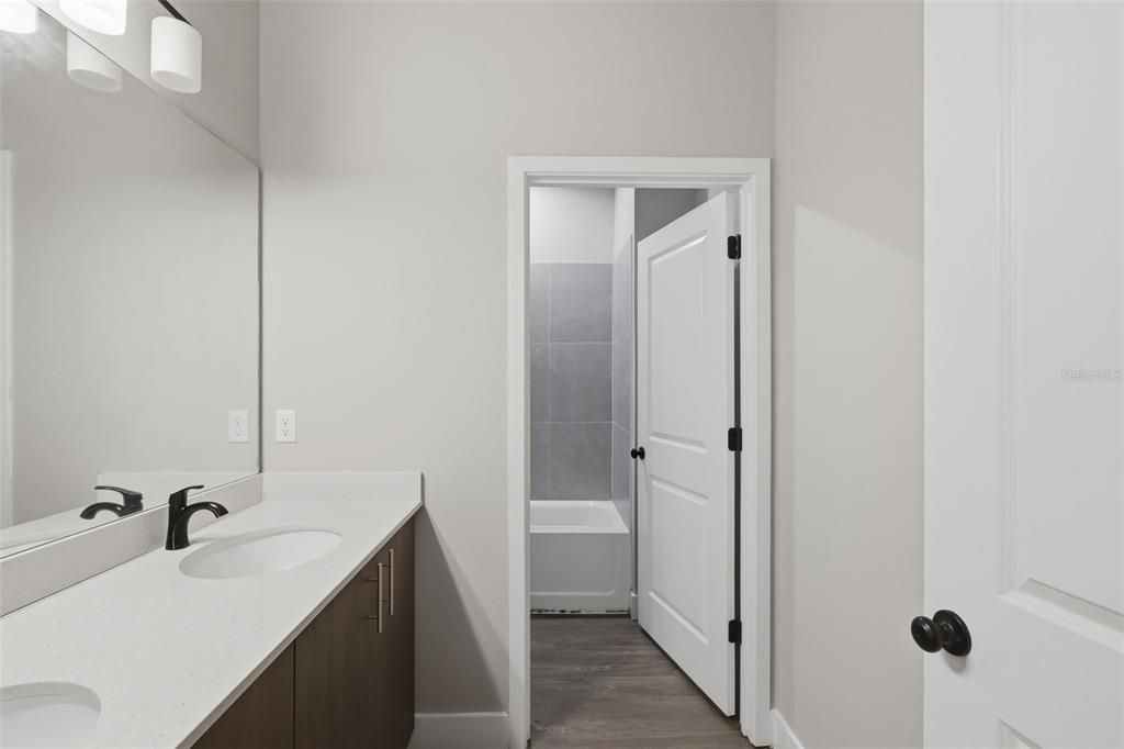 For Sale: $315,000 (4 beds, 2 baths, 1725 Square Feet)