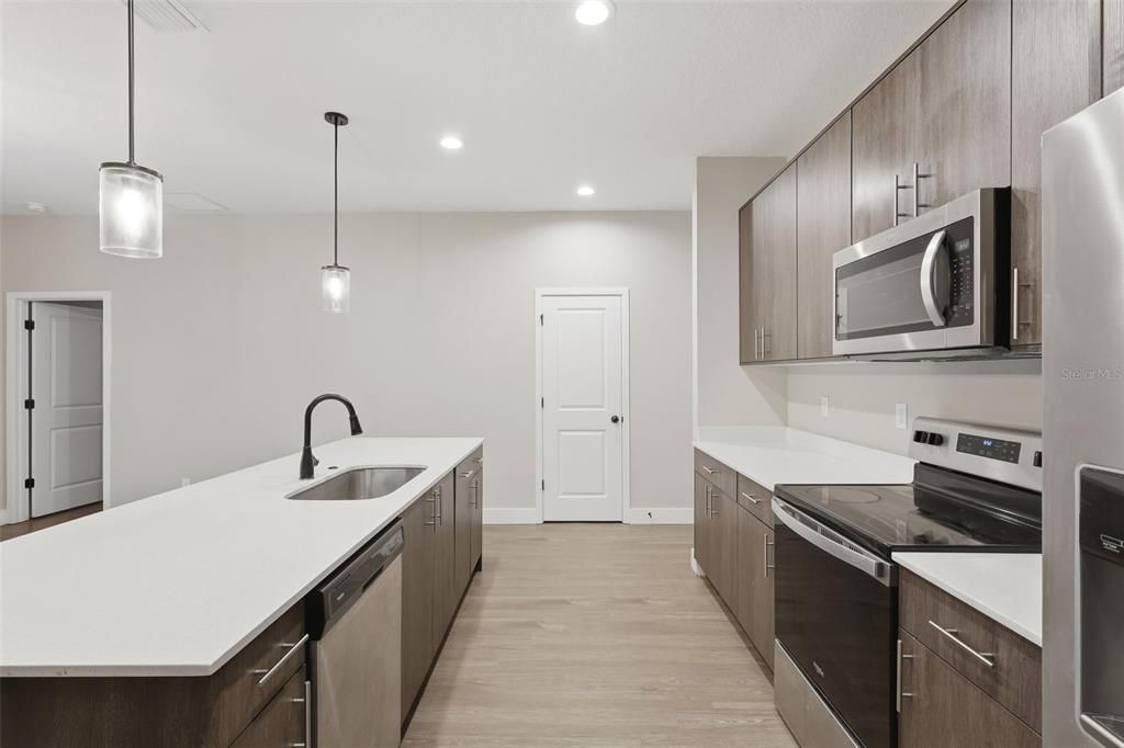 For Sale: $315,000 (4 beds, 2 baths, 1725 Square Feet)