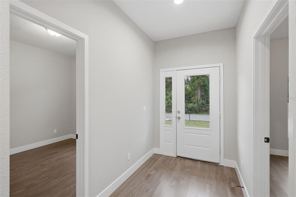 For Sale: $315,000 (4 beds, 2 baths, 1725 Square Feet)