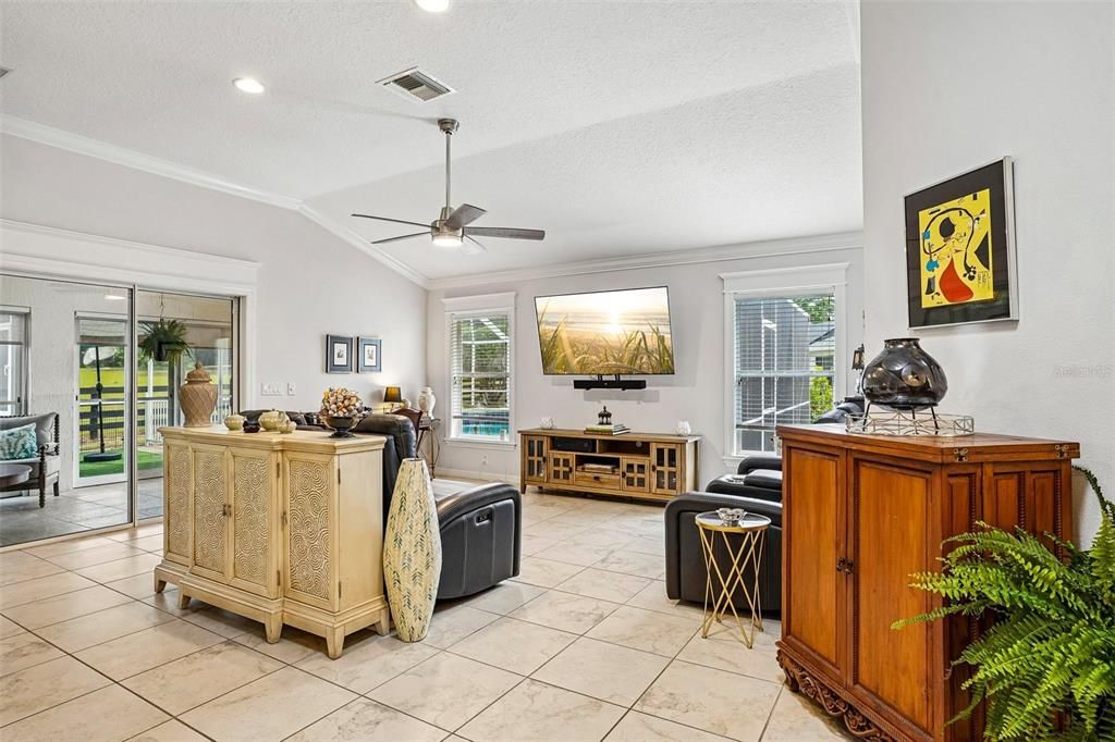 For Sale: $700,000 (3 beds, 2 baths, 1887 Square Feet)